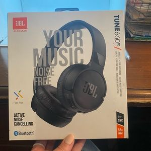 JBL Tune 660NC On-ear Active Noise-cancelling Wireless Bluetooth Headphones